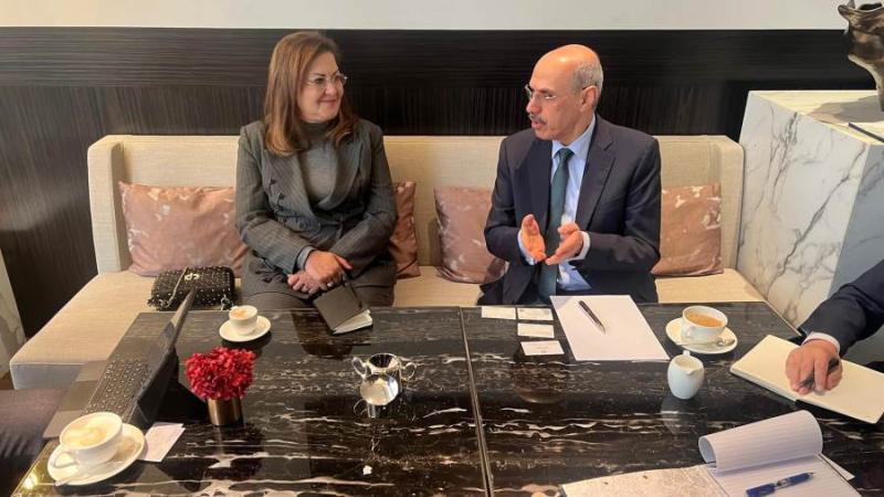 هالة السعيد تلتقي بوزير خزانة هونج كونج لبحث سبل تعزيز التعاون المستقبلي