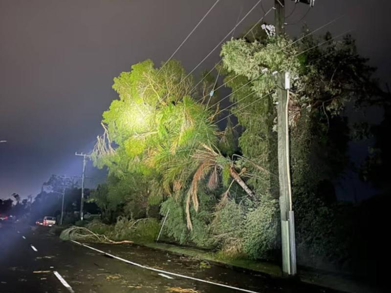 انقطاع الكهرباء عن آلاف المنازل في أستراليا بعد إعصار مداى