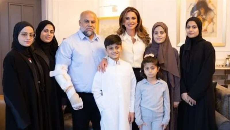 الملكة رانيا تلتقي الصحفي الفلسطيني وائل الدحدوح في قطر