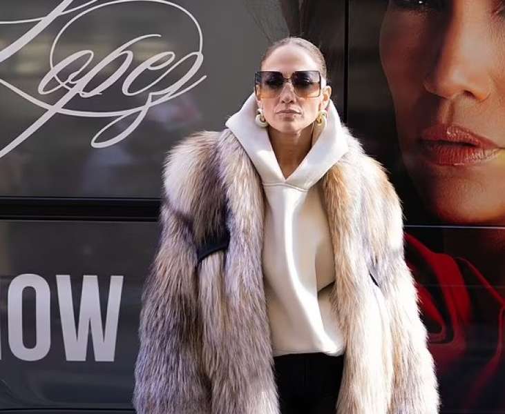 المغنية جينيفر لوبيز