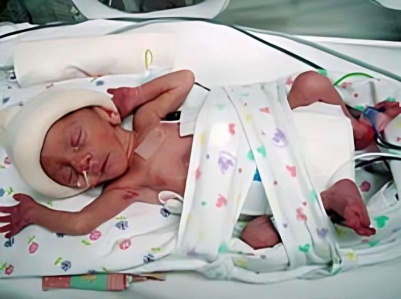 إعلام فلسطيني: استشهاد طفل بمستشفى كمال عدوان بغزة بسبب المجاعة
