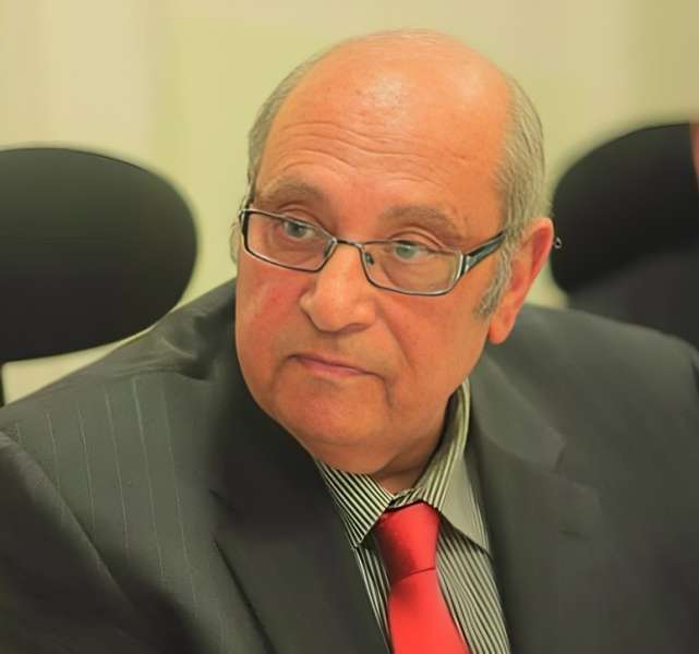 د. عصام عبد الصمد