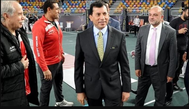 وزير الرياضة يؤازر منتخب مصر للسيدات في بطولة كأس العالم لسلاح الشيش