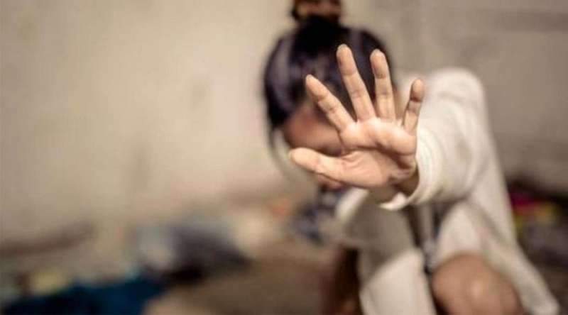 هتك عرض 100 قاصر أجنبية