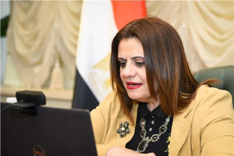 وزيرة الهجرة تحث المصريين بالخارج على التسجيل في مبادرة استيراد السيارات