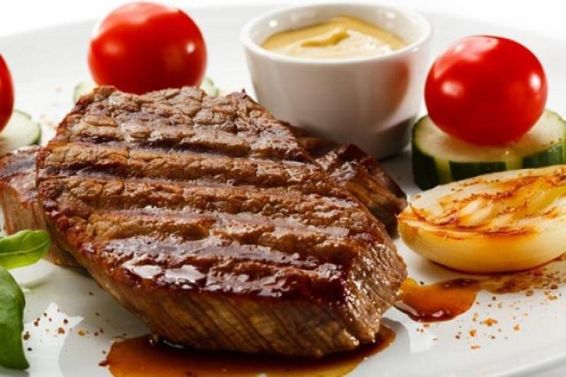 ستيك اللحم المشوى