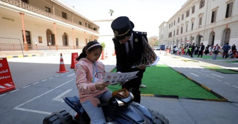 الاحتفال بيوم اليتيم