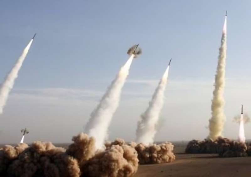 إيران تشن هجومًا على إسرائيل باستخدام عشرات الطائرات المسيرة