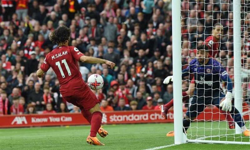 ليفربول يتغنى بهدف محمد صلاح رقم 100 فى آنفيلد