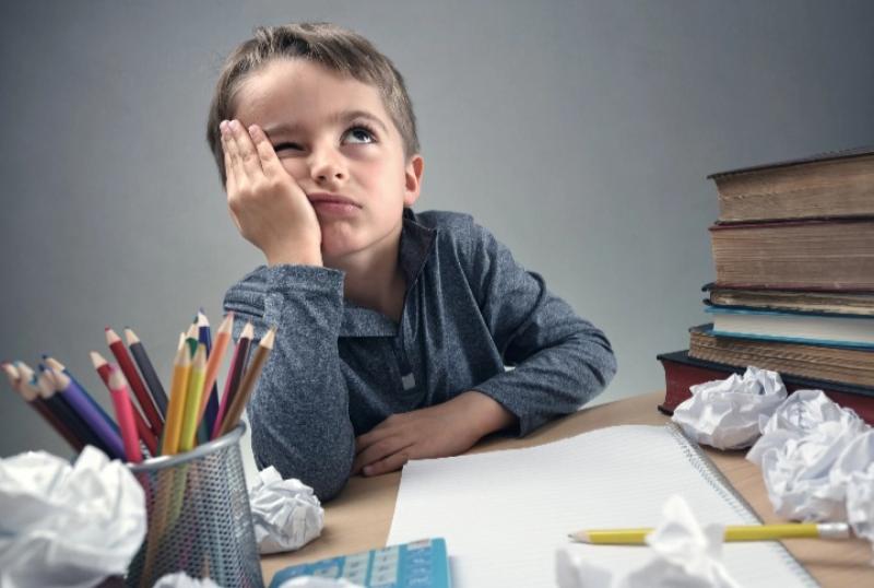 تحفيز الطفل على المذاكرة