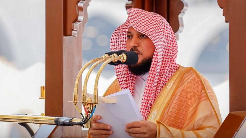 الشيخ ماهر المعيقلى يخطب فى الحجاج بمسجد نمرة