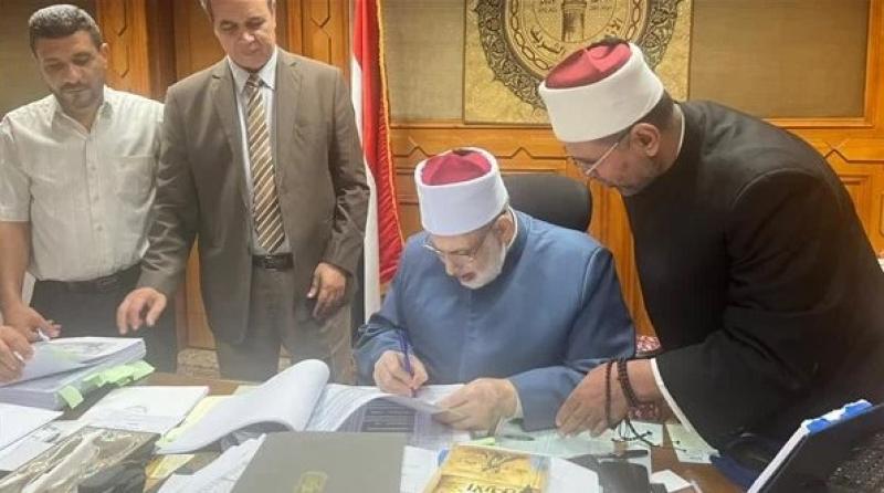 وكيل الأزهر يعتمد نتيجة رواق العلوم الشرعية والعربية بنسبة نجاح 79%