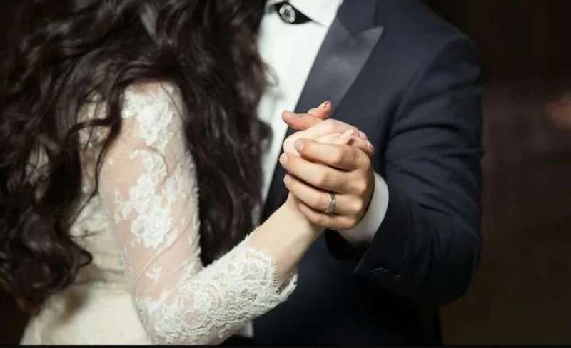 الزوجين 