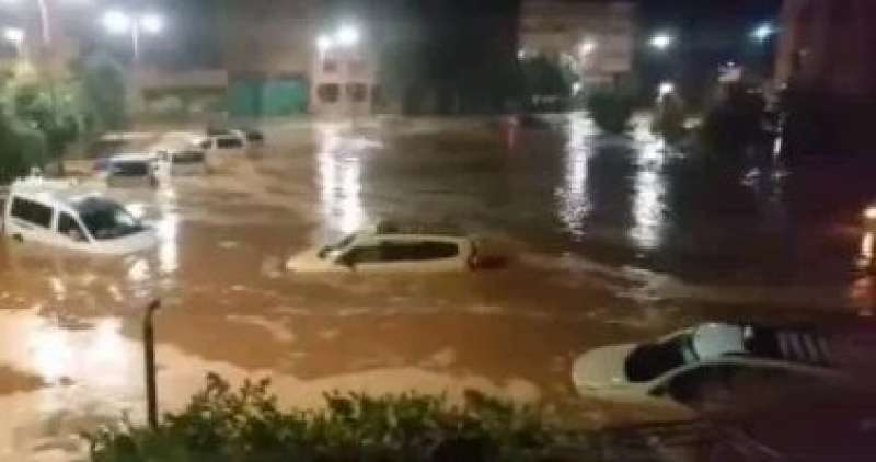 السيول الجارفة