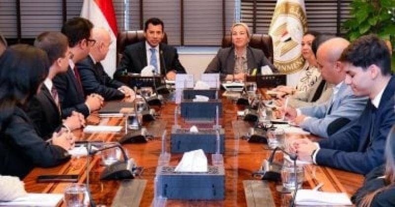 وزيرا البيئة والرياضة