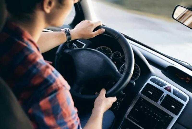 تفسير حلم قيادة سيارة.. حسب حالة العربية وركابها