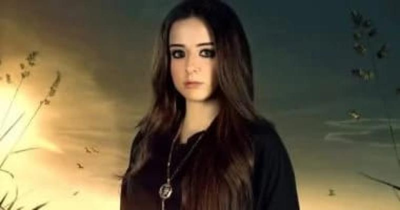 الفنانة الشابة سارة نور