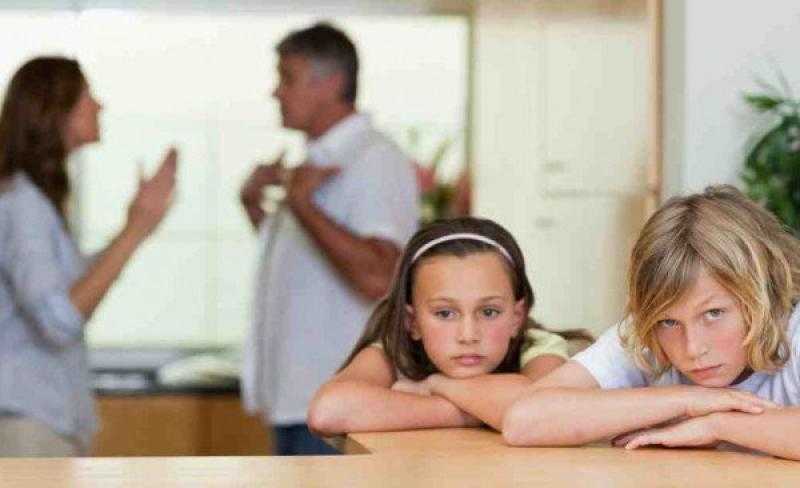 بعد الانفصال.. كيف تحمين أطفالك نفسيًا وعاطفيًا؟ دليلك المتكامل لرعاية الأطفال بعد الطلاق