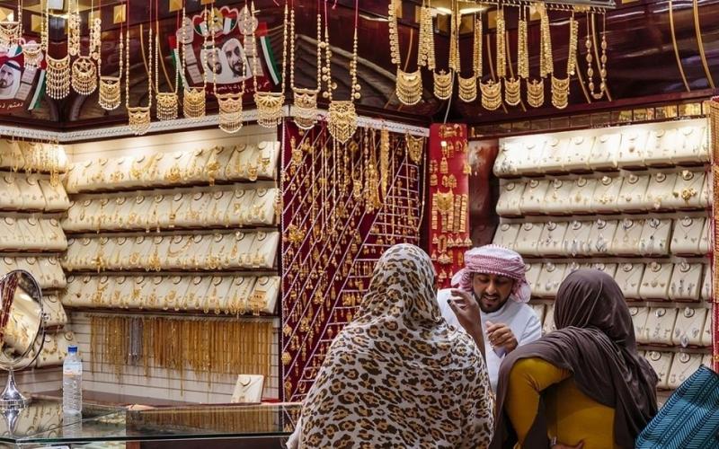 ذهب الإمارات في دائرة الاستقرار، والمستثمرون يترقبون قرارات الاقتصاد العالمي