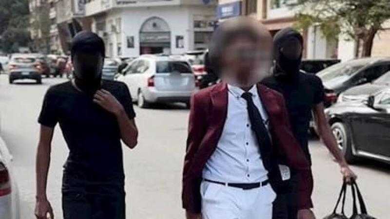 ضبط ثلاثة أشخاص بتهمة تصوير مشهد تمثيلي بأقنعة وجه في شوارع الجيزة