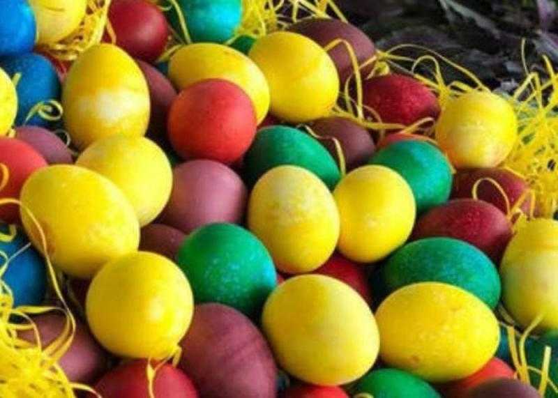 بيض شم النسيم بين الألوان الصناعية والأمان الصحي، نصائح وتحذيرات لا يجب تجاهلها