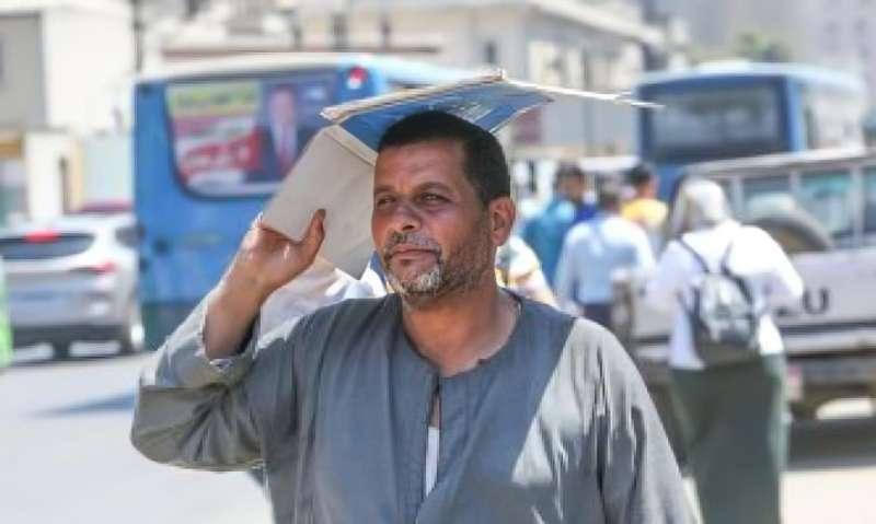 موجة حارة تضرب مصر، تحذيرات من الشبورة ونشاط الرياح اليوم الاثنين