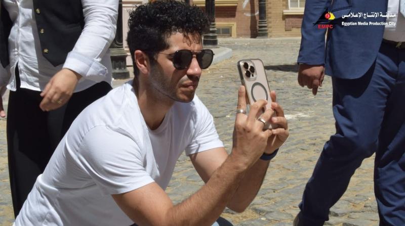 مينا مسعود في قلب الإبداع المصري، زيارة ملهمة لمدينة الإنتاج الإعلامي