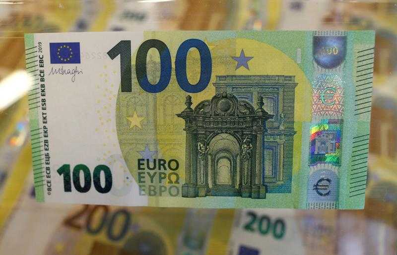 اليورو يواصل التراجع أمام الجنيه المصري منتصف تعاملات اليوم، أسعار متفاوتة بالبنوك