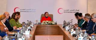 انتصار السيسي: فخورة بتولي الرئاسة الشرفية للهلال الأحمر المصري والإنسانية في صدارة أولوياتي