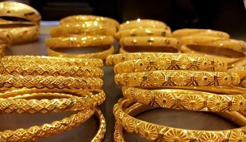 نائبة برلمانية تتهم طليقها بسرقة مجوهراتها الذهبية من منزلها بالهرم