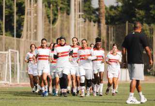 توصية بتجديد عقود أساسية وخيارات جديدة تشغل اهتمام مدرب الزمالك للكرة النسائية