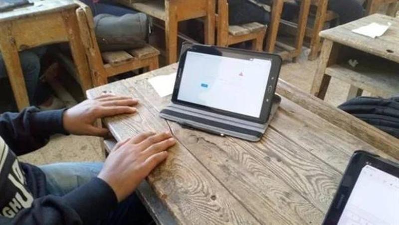 المحكمة العليا تُلزم أولياء الأمور بتسليم أجهزة التابلت بعد التخرج