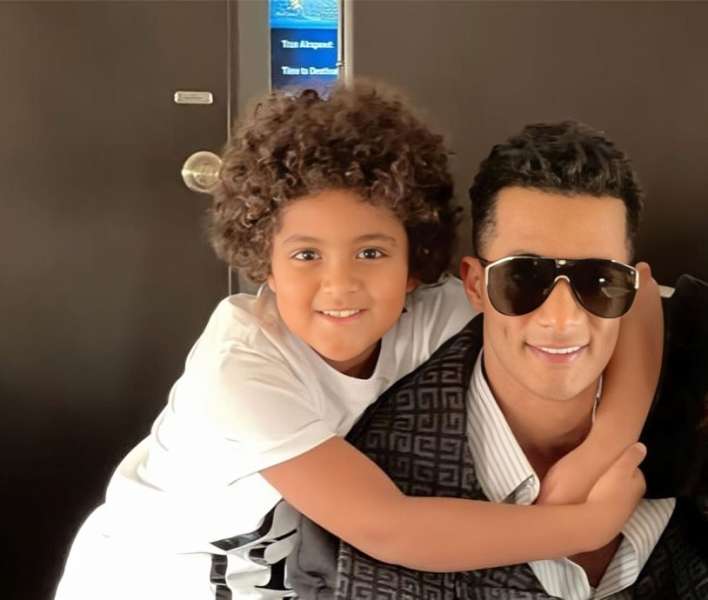 الفنان محمد رمضان ونجله