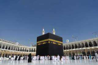 حكم الحج عن الغير، تبرع أم واجب؟