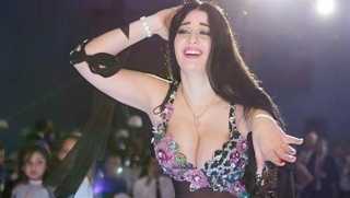 صافيناز ترد على شائعات اعتزالها وارتداء الحجاب