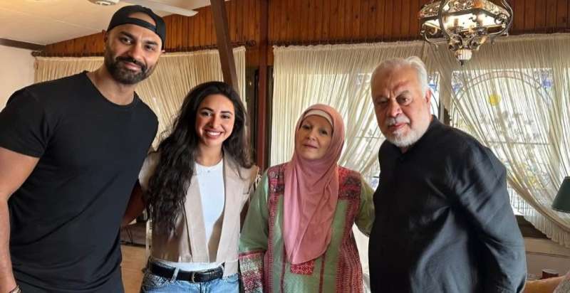 آية سماحة ومشيرة إسماعيل