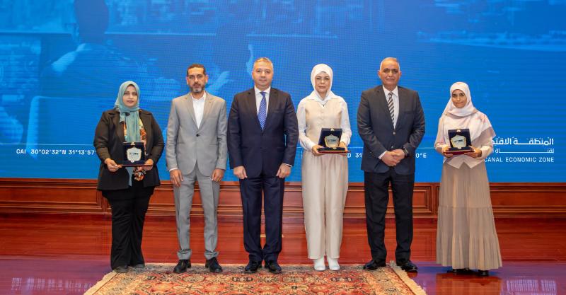 تكريم النساء في القطاع البحري بمناسبة يوم المرأة العالمي