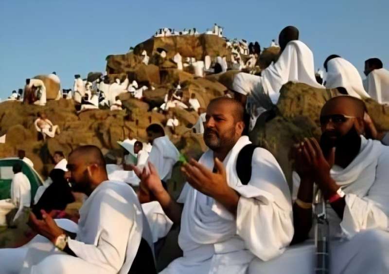 تغطية شاملة لمناسك الحج 2025، القنوات والترددات لمتابعة تكبيرات عيد الأضحى