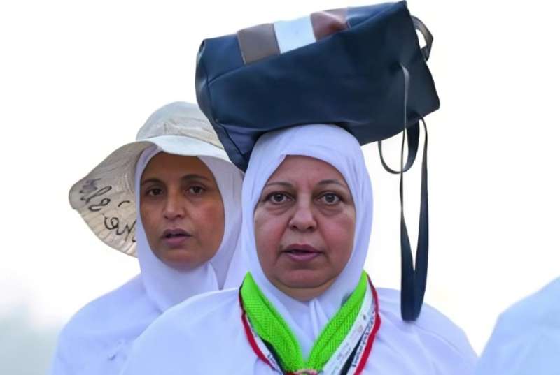 لبيك اللهم لبيك، حجاج بيت الله الحرام يصعدون جبل عرفة لتأدية فريضة الحج