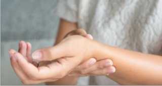 التهاب المفاصل.. لماذا تصاب النساء أكثر من الرجال؟
