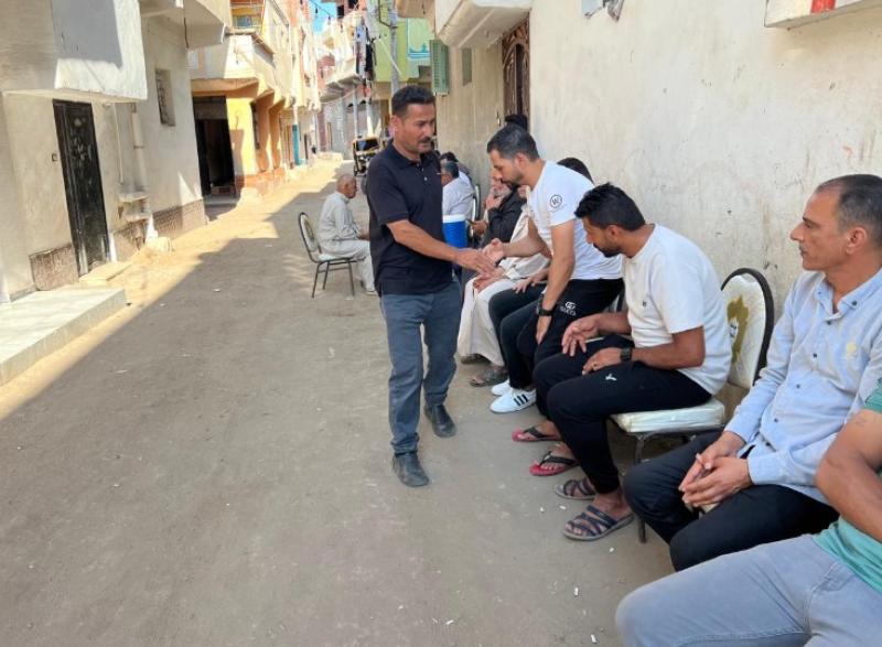 وداعًا خالد شوقي، أسرة أسطورة الشهامة في الدقهلية يستقبلون المعزين