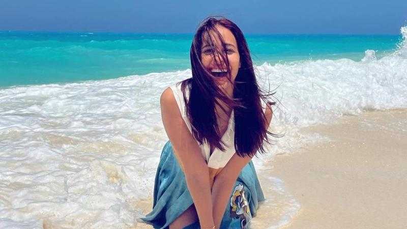 رنا سماحة تتألق بإطلالة كاجوال مع نجلها على إنستجرام