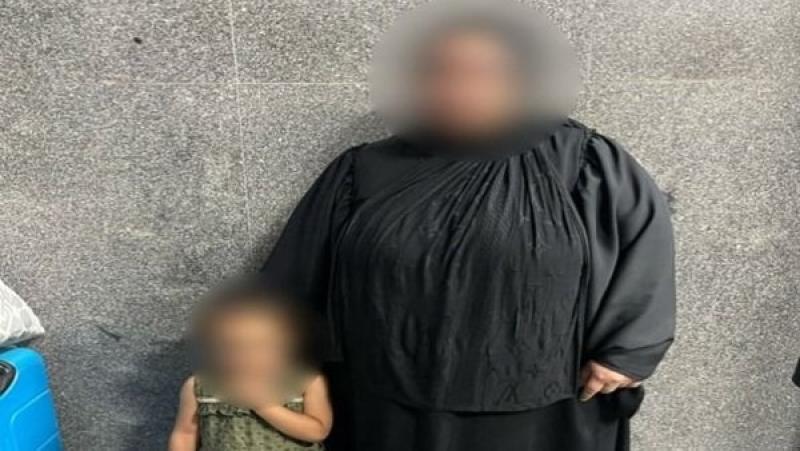 الام وطفلتها