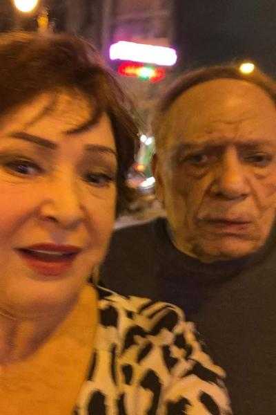 لبلبة تكشف حقيقة صورة مفبركة تجمعها بعادل إمام.. ”مش أنا ولا هو”
