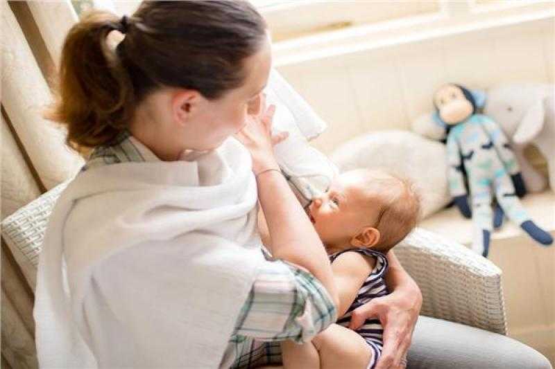 كيف تتأكدين أن طفلك يحصل على كفايته من الرضاعة الطبيعية؟ الصحة تكشف العلامات