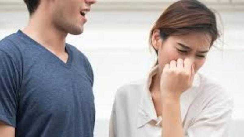 رائحة الفم الكريهة.. أسبابها وطرق علاجها للتخلص من الإحراج