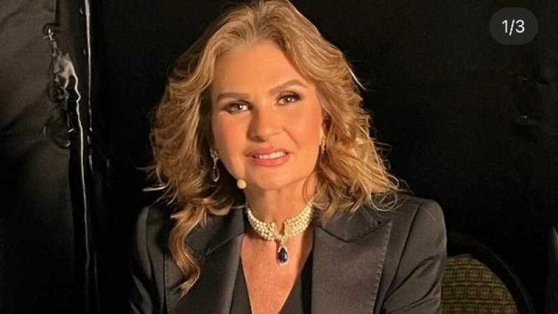 يسرا تتألق في باريس بإطلالة شتوية تجمع بين الأناقة والبساطة