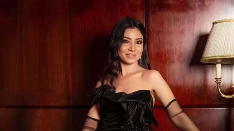 الفنانة نيفين رجب