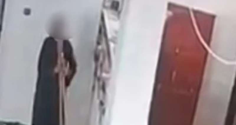 القبض على لص سرق عكازات كبار السن من مسجد بأسيوط