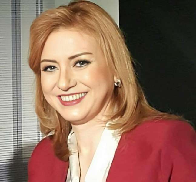 منى باروما